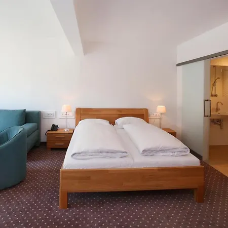 Lukashansl Otel