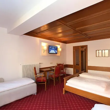 Lukashansl Otel Hundsdorf (Bruck an der Grossglocknerstrasse)