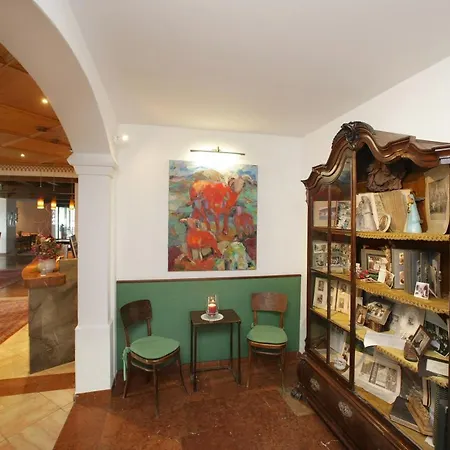Lukashansl Otel